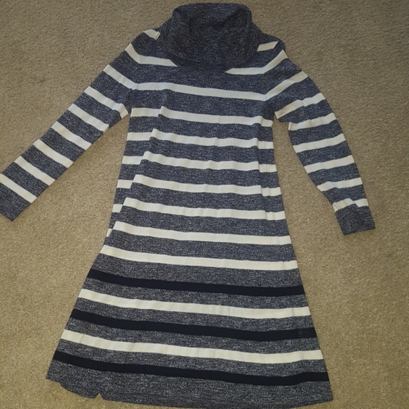Westport Dresses & Skirts - 💥2 for $20💥Westport swing sweater dress